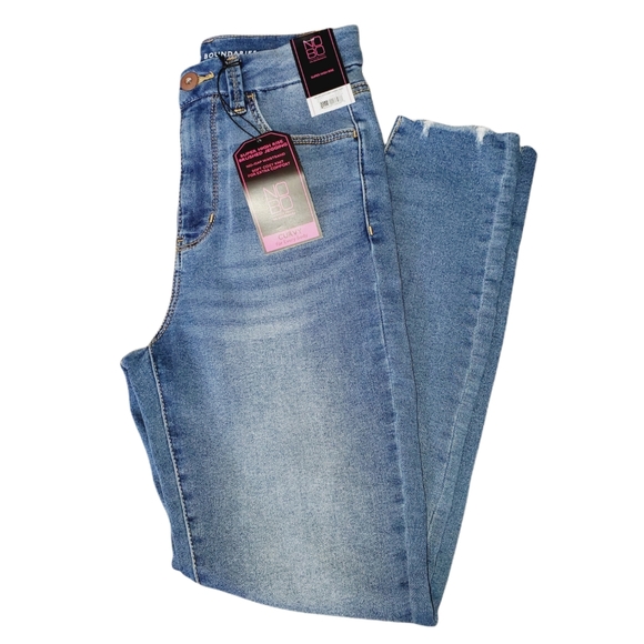 No Boundaries NWT Super High Rise Medium Wash Cozy Curvy Skinny Jean 840 - Picture 5 of 5
